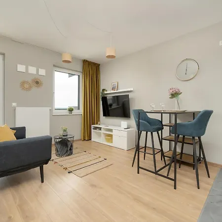 Bright Browary Wroclawskie With Parking By Renters Apartment *