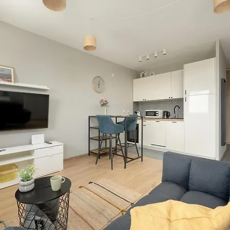 Apartment Bright Browary Wroclawskie With Parking By Renters *