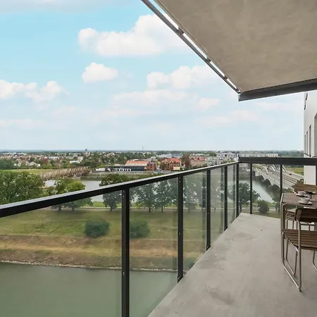 Bright Browary Wroclawskie With Parking By Renters Apartment Wroclaw
