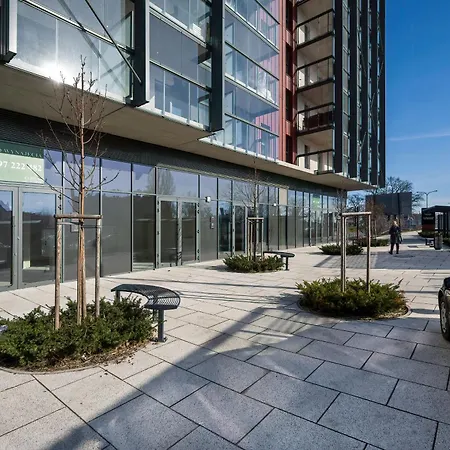 Apartment Bright Browary Wroclawskie With Parking By Renters *